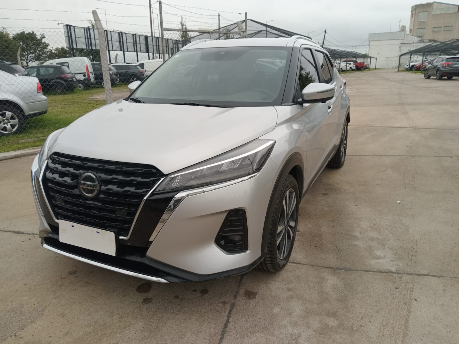 NISSAN KICKS EXCLUSIVE  CVT