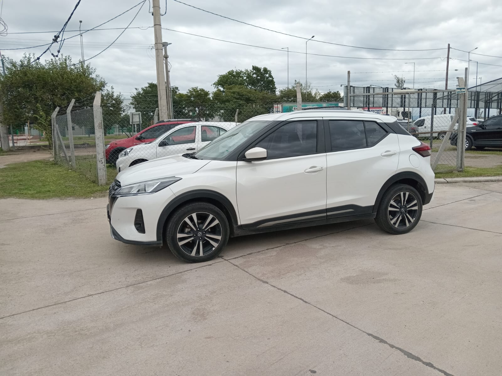 NISSAN KICKS ADVANCE CVT