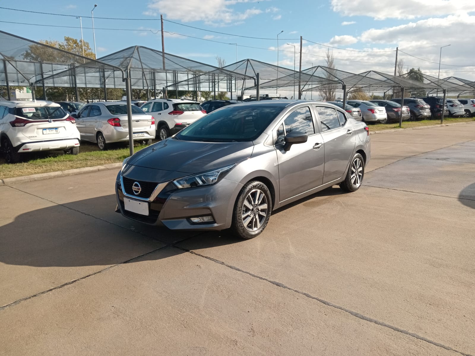 Nissan Versa Advance MT